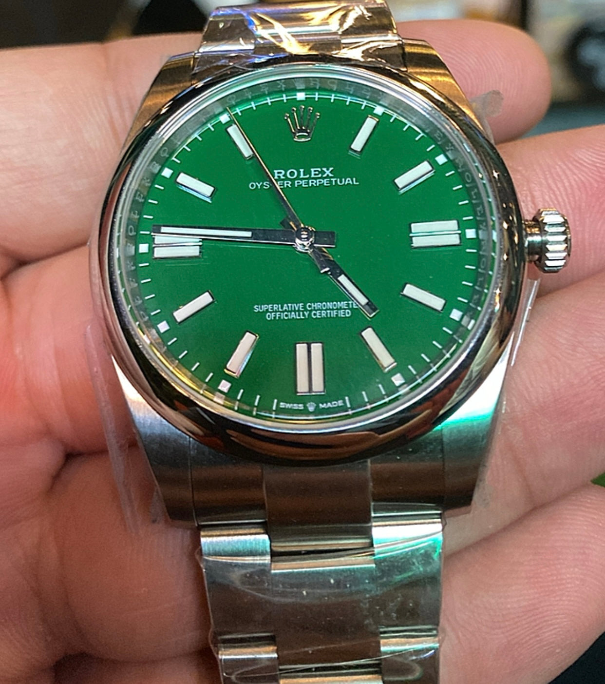 رولكس اويستر بربيتشوال مينا اخضر - مصنع اي دبليو اي طبق الاصلية لا تفرق