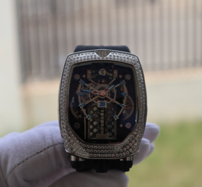 ساعة جاكوب اند كو اصدار خاص بوجاتي شيرون دايموند - حبة واحدة لأول شخص