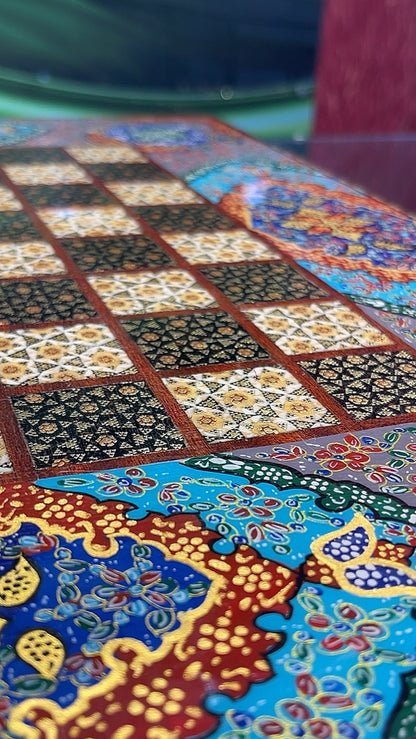 طاولي صناعة يدويه بالكامل قطعه واحده مع جنود براص واحجار الطاولي واحده فقط الرجاء عدم الاحراج