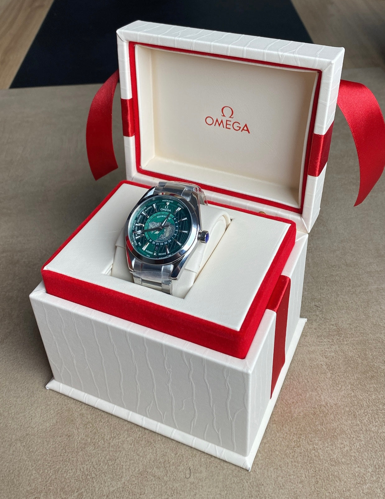 اوميجا اكوا تيرا  - قطعه واحده