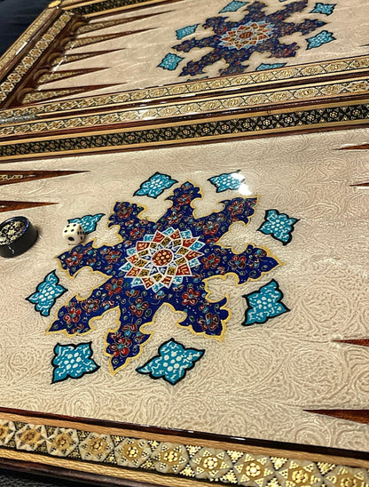 طاولي و شطرنج صناعة يدوي - تحفة فنية متوفر حبة واحدة من هذا التصميم فقط