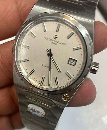 فاشيرون كونستانتان اكسبشنال  مينا ابيض 222 - طبق الأصل ماكينة سويسري