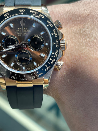 رولكس دايتونا كوزموغراف شوكلت كلين ربر طبق الأصل