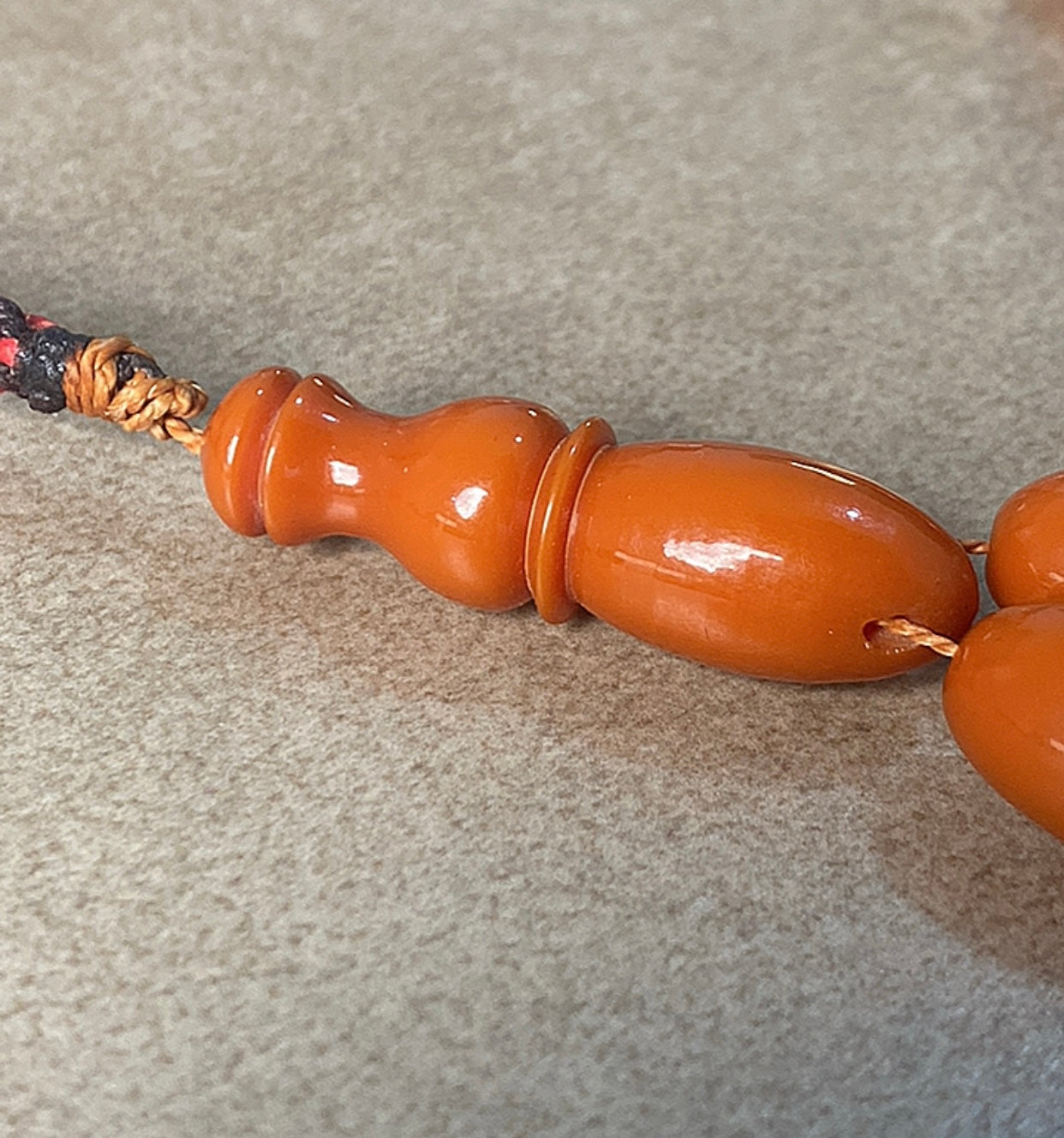 سبحة سندلوس قديم اكثر من ٢٠ سنة - سندلوس نقي متوفر قطعة واحدة S36