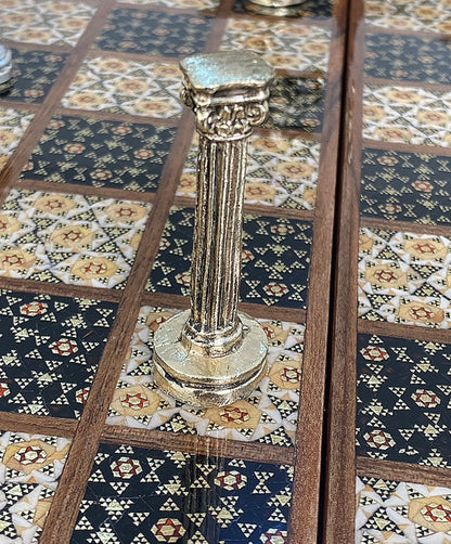 طاولي + شطرنج  زخرفة سوداء راقية صناعة يدوية - جنطة جلد فاخرة السعر بدون احجار شطرنج ٥٥٠ الف ومع احجار شطرنج ٦٥٠ الف