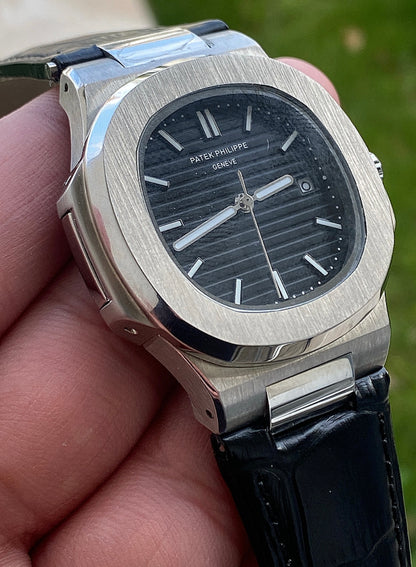 40.5 mm باتيك فيليب نوتلس - جلد داخل اسود - كلين تايتل