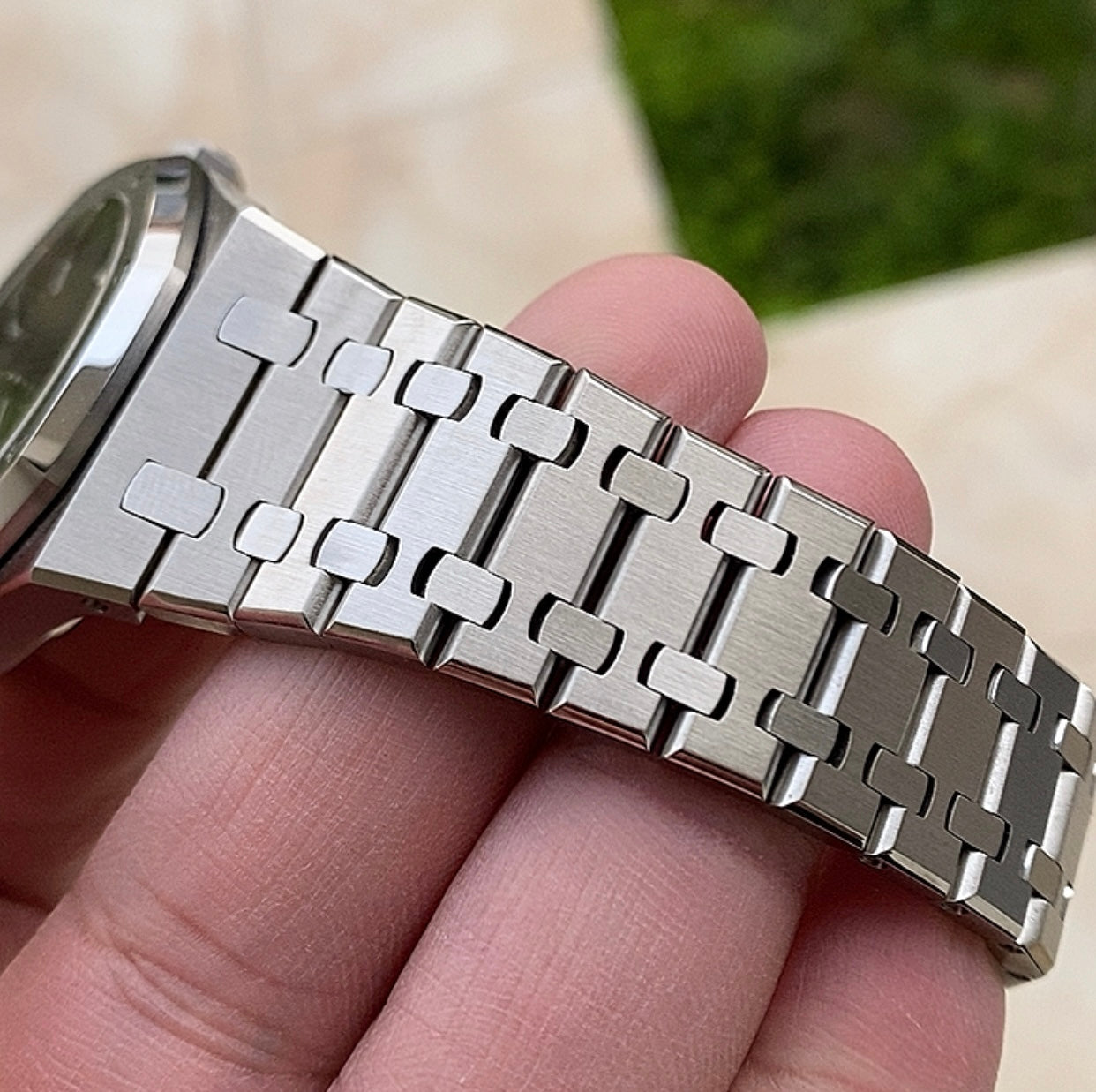 AP Royal Oak black dial - حبة وحدة مستحيل تميزها عن الاصلية