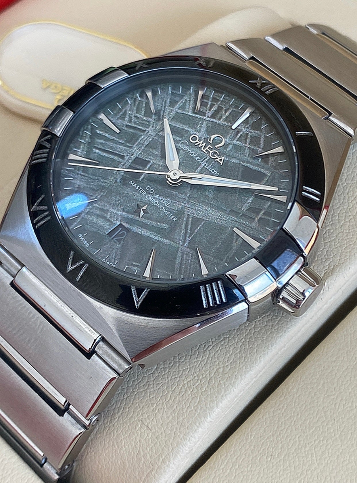اوميجا كونستليشن كرونوميتر -ساعة سوبر كلون