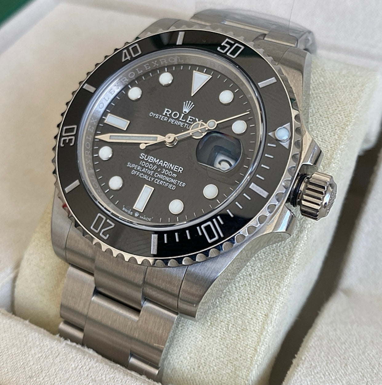 رولكس سابمارينر اسود ريفرنس جديد - كلين ماكينة سويسري و نفس المواد الخام متوفر قطععة مع كامل مرفقاتها