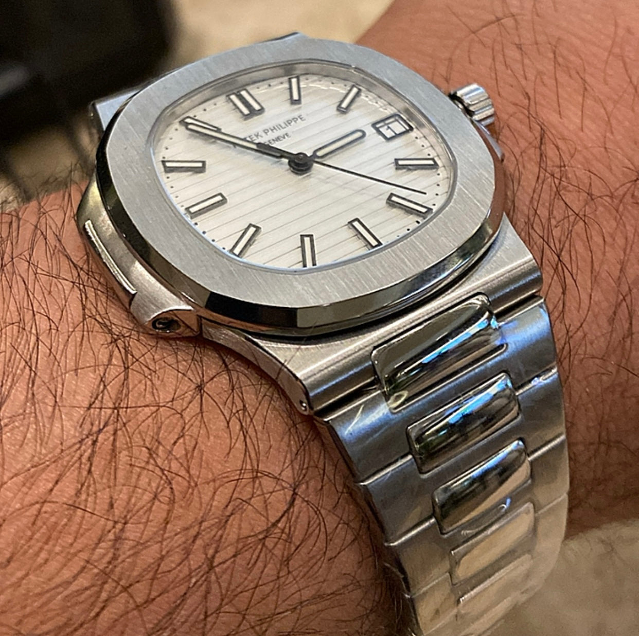 باتيك فيليب مينا ابيض - كلين طبق الأصل لا تميز عن الأصلية