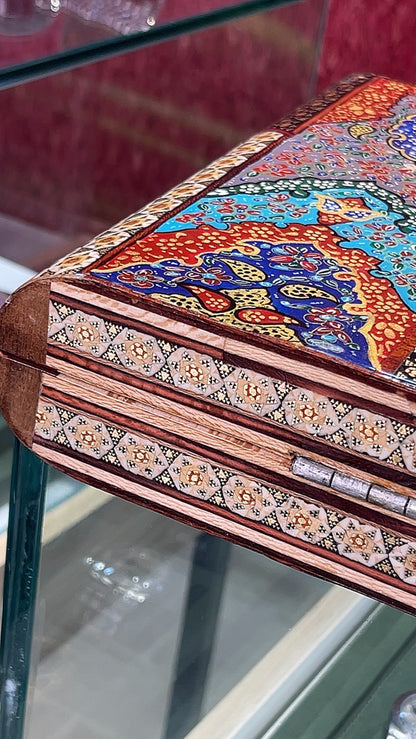 طاولي صناعة يدويه بالكامل قطعه واحده مع جنود براص واحجار الطاولي واحده فقط الرجاء عدم الاحراج
