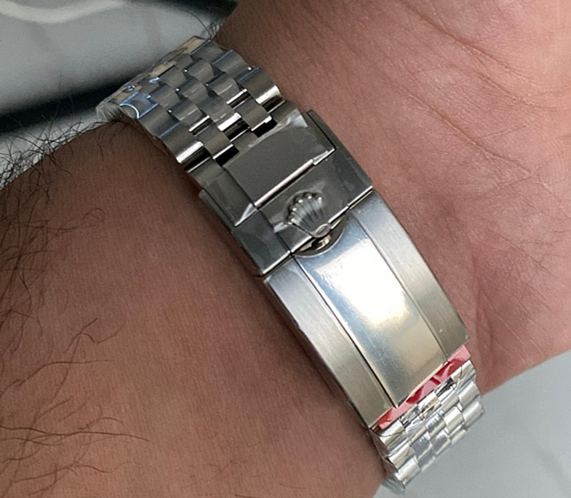 السعر بالاردني ٥٥٠ دينار رولكس ببسي كلين طبق الاصل - شباب حبة ما تميزها عن الأصل