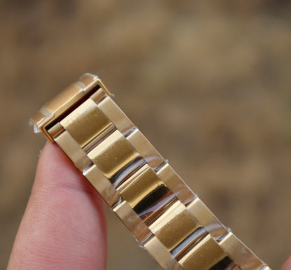 Rolex Daytona Green Ruby 40 mm  -قطعة كلين طبق الأصل ماكيمة سويسري طبق الأصل متوفر حبة واحدة في كل العراق