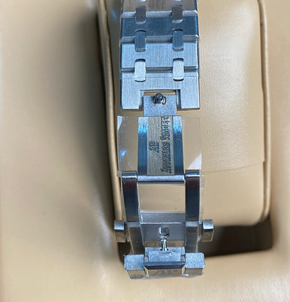 Audemars Pigue  Royal Oak Silver 41 mm (كلين تايتل)