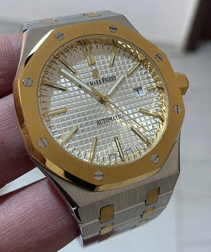 AP Royal Oak titaniumGold (كلين تايتل)sold out