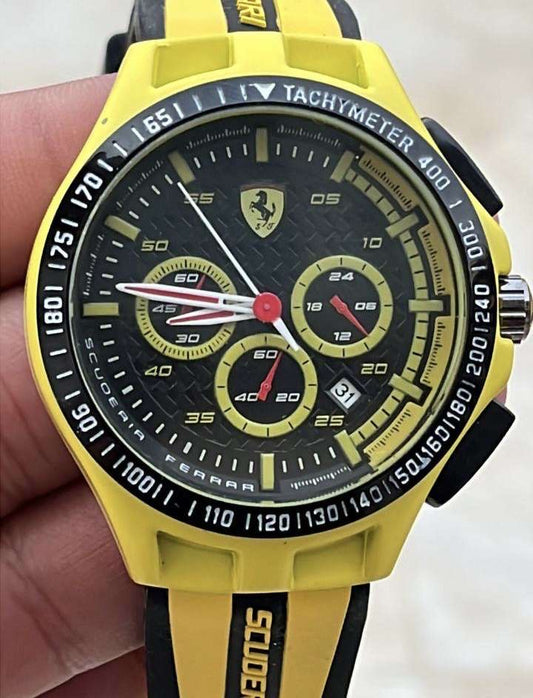 ساعة فيراري الاصدار الاصفر المحدود