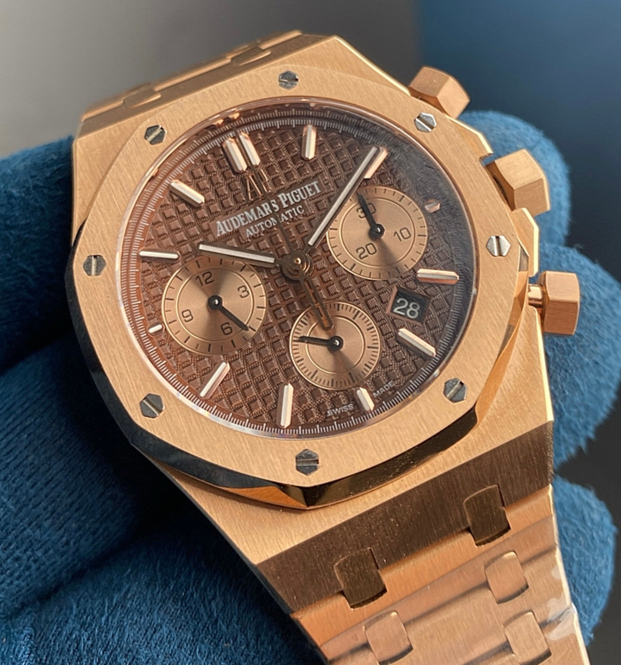 audemars piguet royal oak chronograph - كلين طبق الأصل طلاء ١٨ روز جولد ماكينة سويسري وزن متطابق و تعقيدة الكرونو