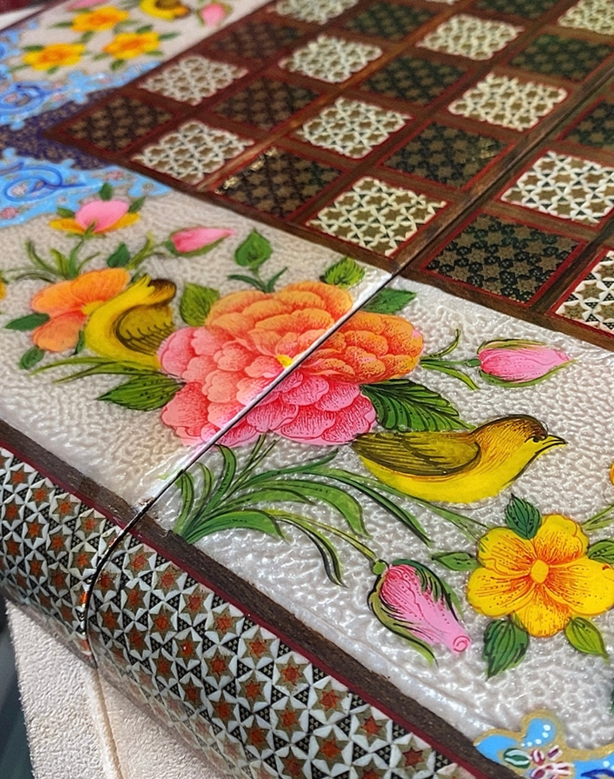 تحفة فنية صناعة يدوية - طاولي و شطرنج رسمة واحدة فقط يعني الحبة الوحيدة في العراق - احجار الطاولي و الشطرنج صناعة يدوي  بادق التفاصيل (t2)