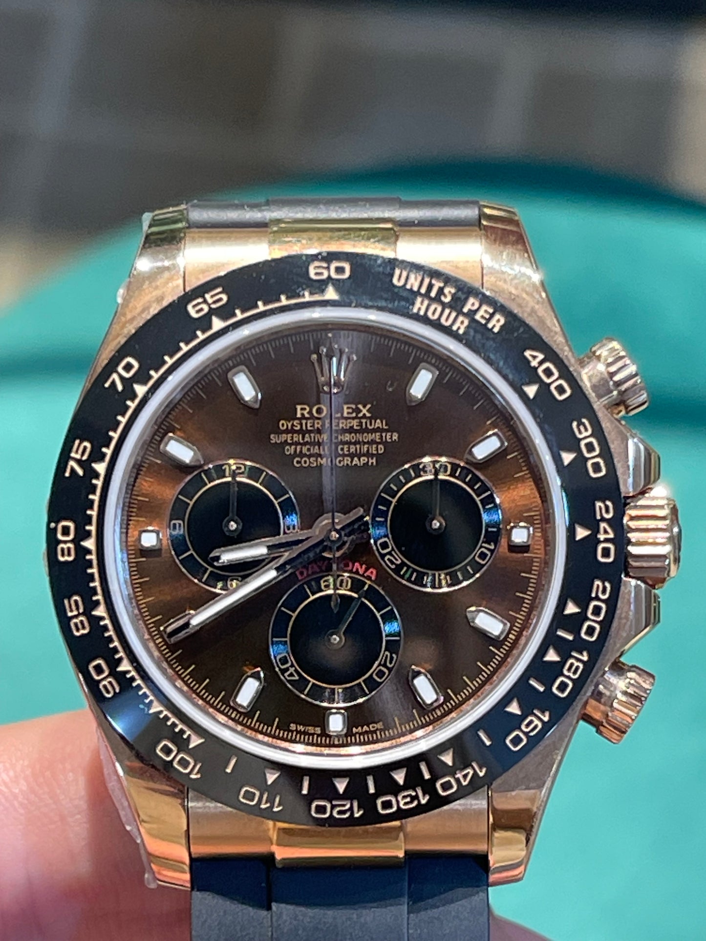 رولكس دايتونا كوزموغراف شوكلت كلين ربر طبق الأصل