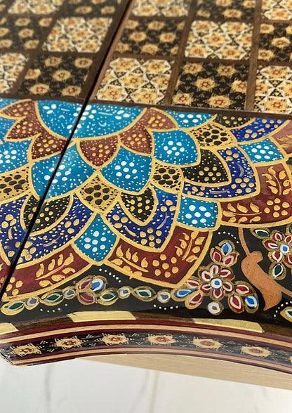 طاولي + شطرنج  زخرفة سوداء راقية صناعة يدوية - جنطة جلد فاخرة السعر بدون احجار شطرنج ٥٥٠ الف ومع احجار شطرنج ٦٥٠ الف