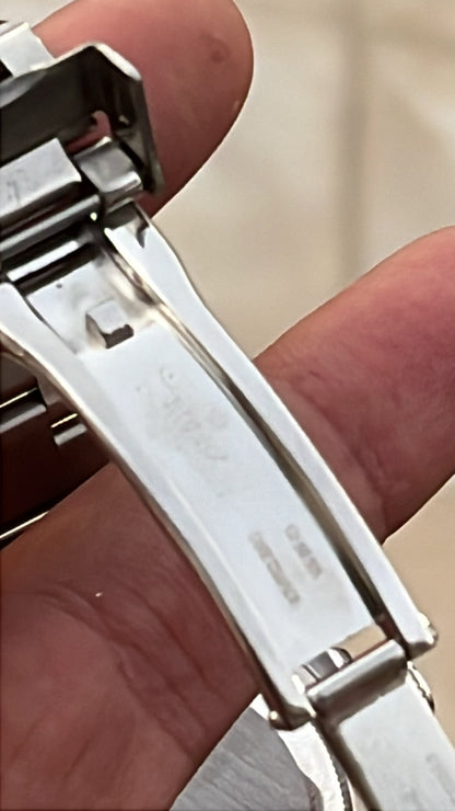 رولكس دايتونا اصدار ٢٠٠٤ بحالة جيدة جداً - مكينه غير مفتوحة اوتوماتيك