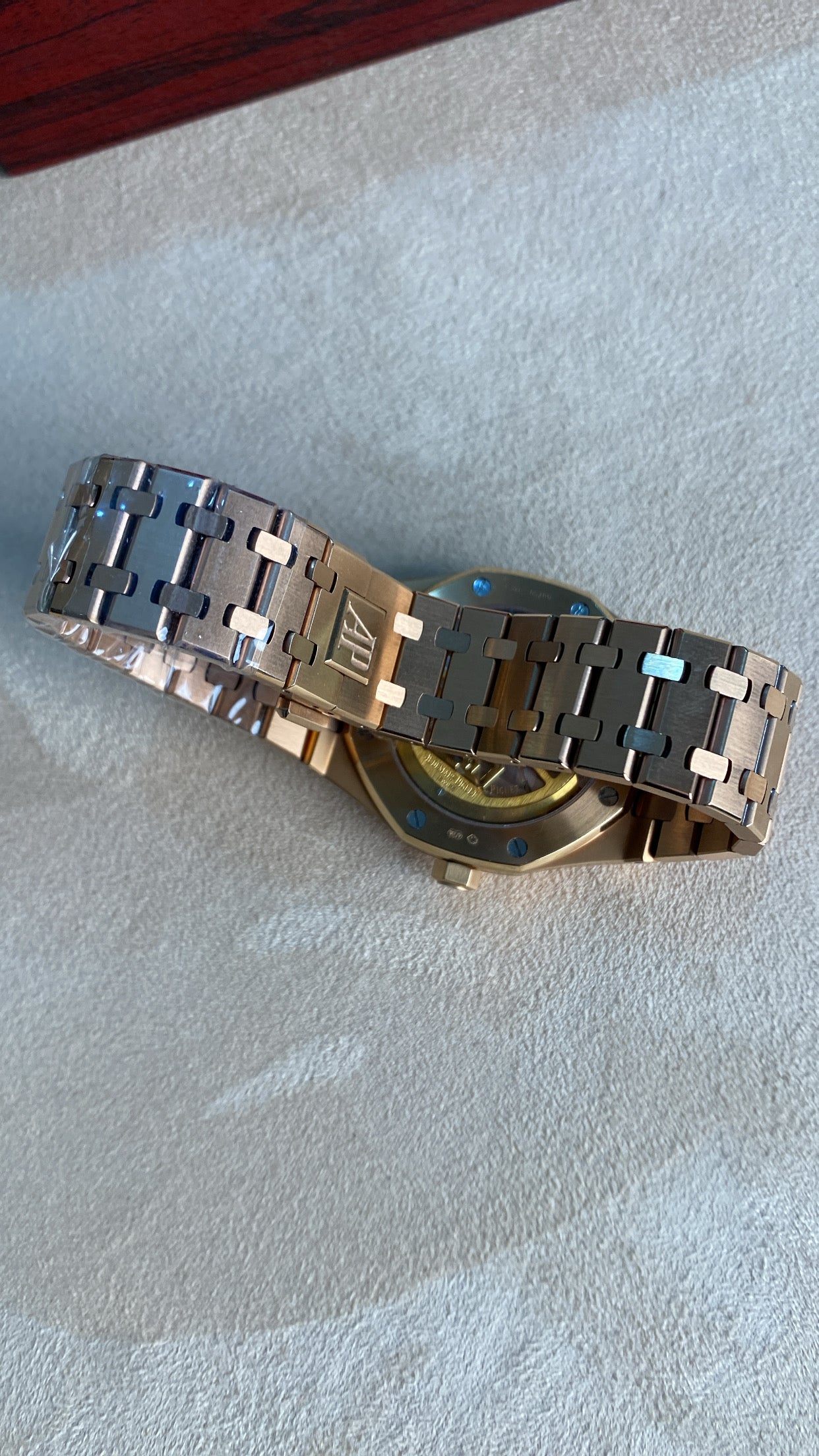 AP Royal Oak - رويال اوك روز جولد مينا اسود كلين