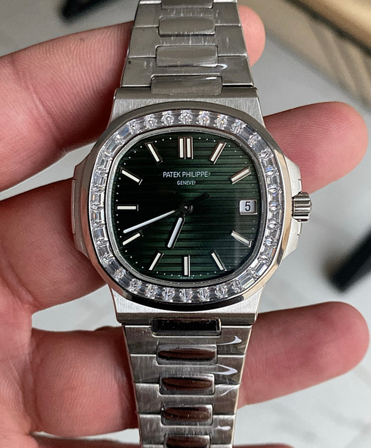 باتيك فيليب نوتلس ٥٧١٢ مينا زيتوني - كلين طبق الأصل حبة واحدة