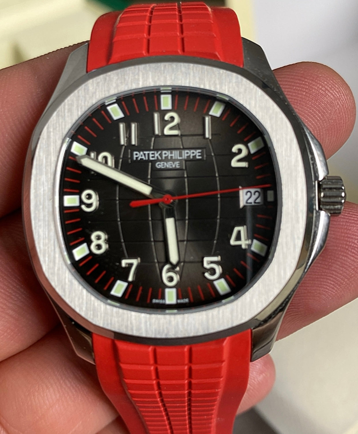 باتيك فيليب اكوا نوت ستراب احمر - طبق الاصلية