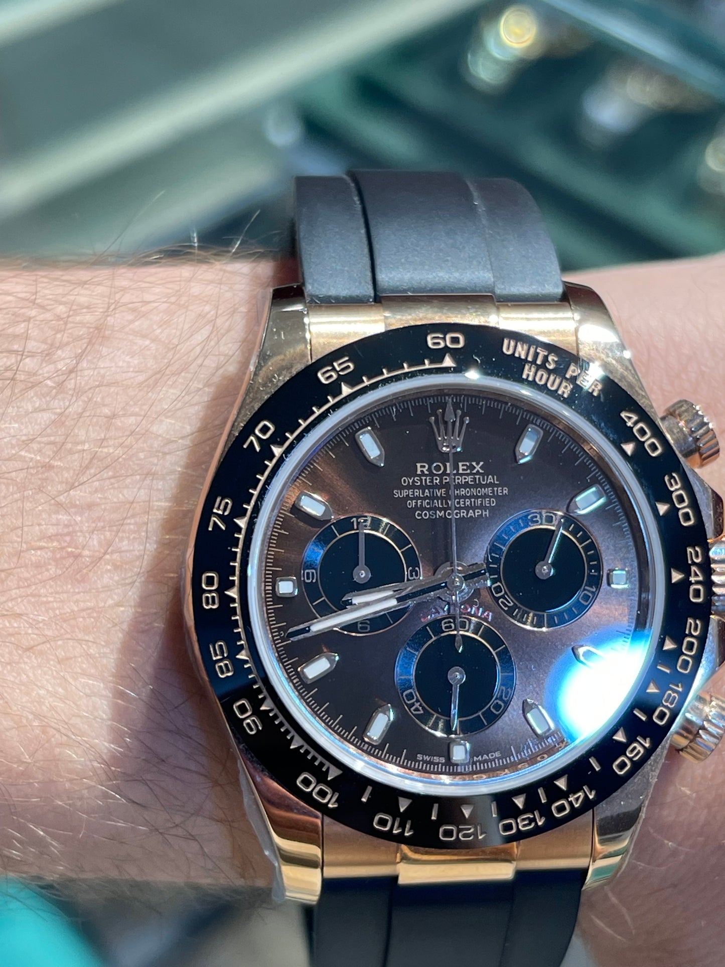 رولكس دايتونا كوزموغراف شوكلت كلين ربر طبق الأصل