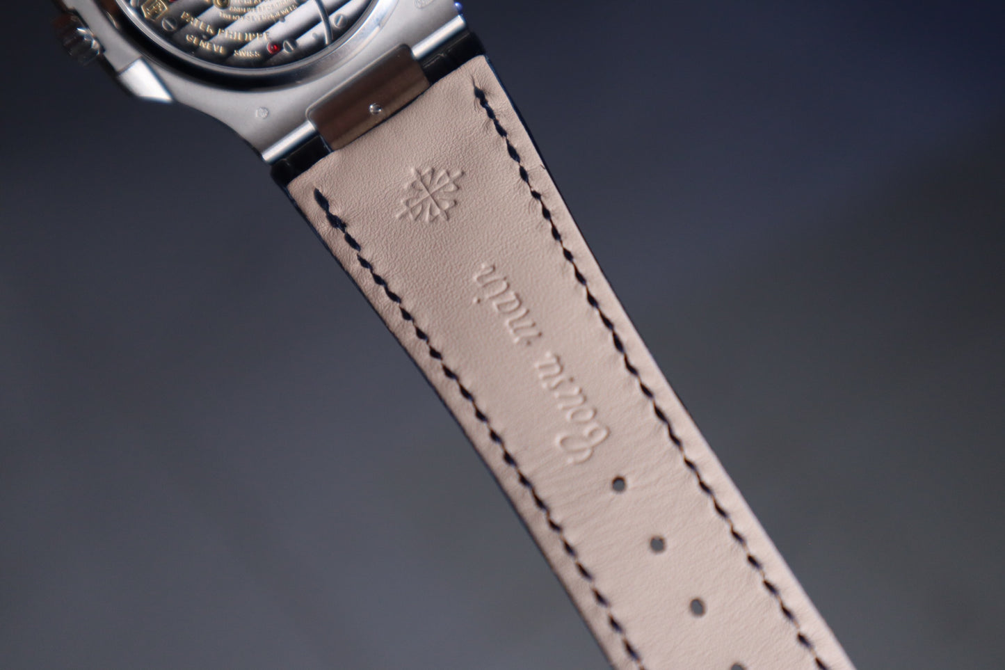 باتيك فيليب ٥٧١٢ - كلين طبق الأصل - حبة واحدة فقط