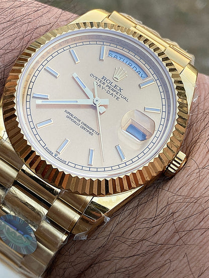 رولكس داي ديت يالو جولد ذهب اصفر- كلين طبق الاصل لاتفرق - الذهب طلاء عيار ١٨  ماكينة مطابقة لرواكس الاصلية - سيريال حقيقي محفور عالساعة