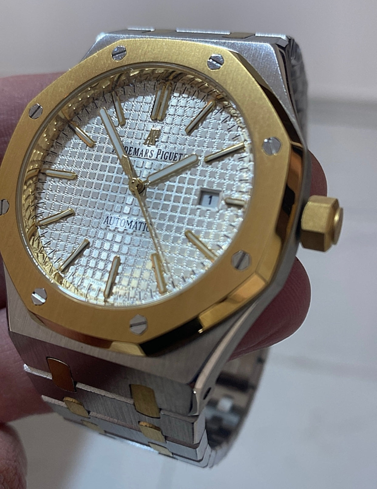 AP Royal Oak titaniumGold (كلين تايتل)sold out