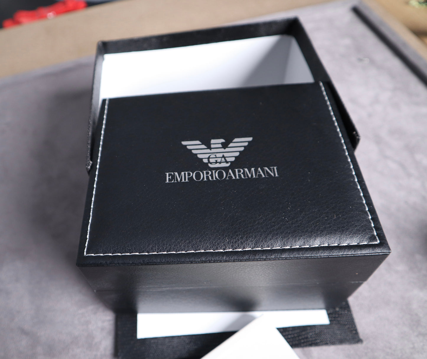 ساعة ارماني جراند ماستر - حبة واحدة من كل لون