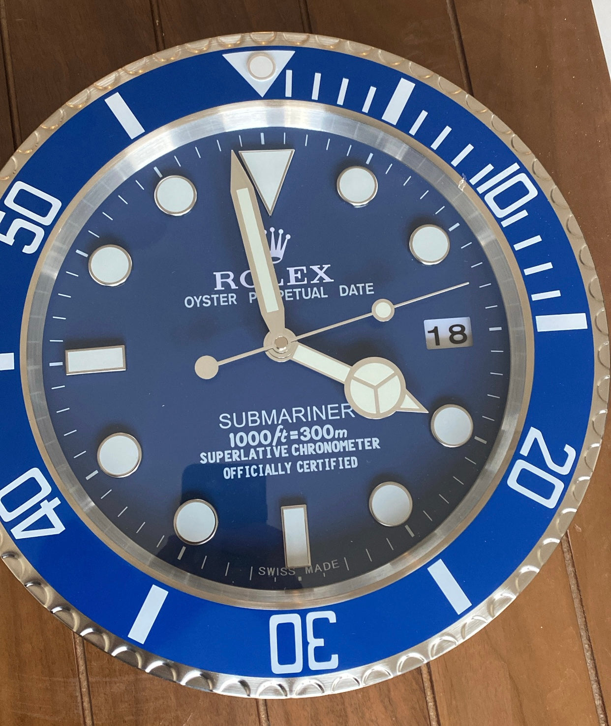 ساعه رولكس سميرف لون ازرق جداريه