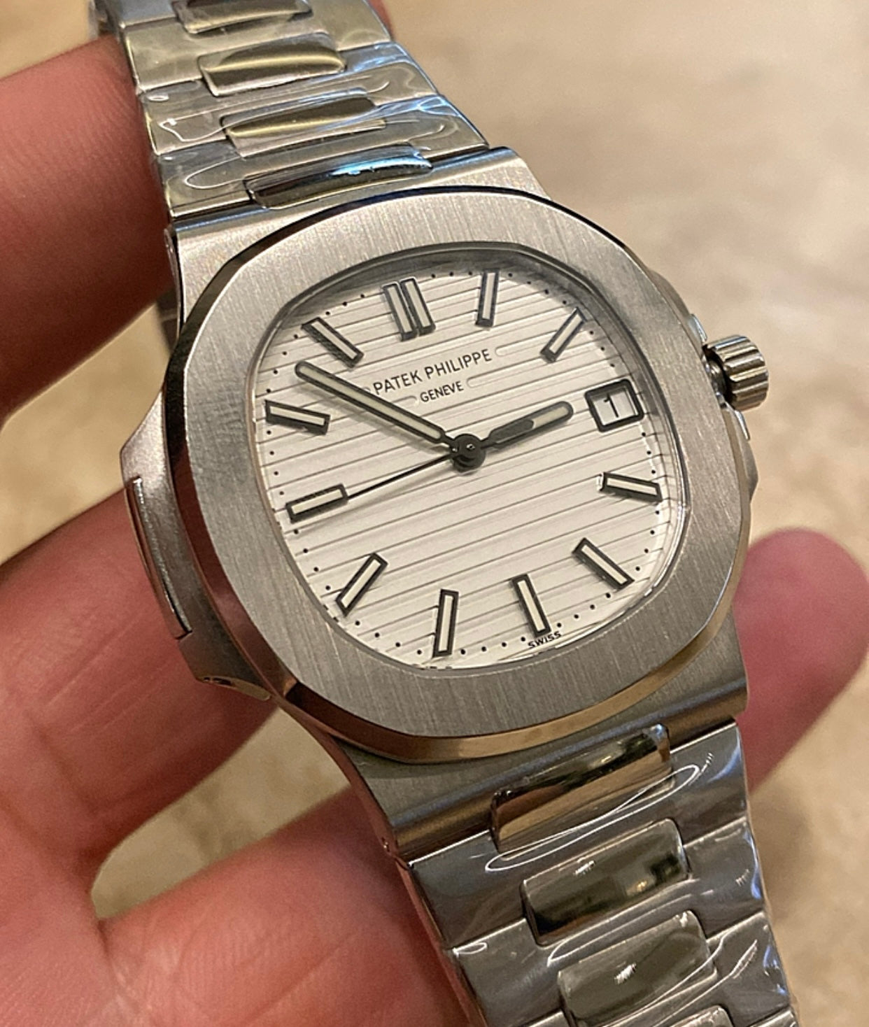 باتيك فيليب مينا ابيض - كلين طبق الأصل لا تميز عن الأصلية