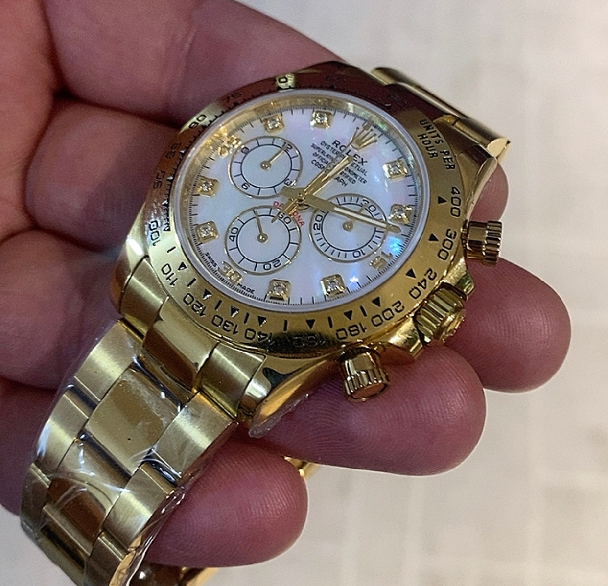رولكس دايتونا مينا صدف - ذهب اصفر طلاء ١٨ كلين من الخارج و الداخل