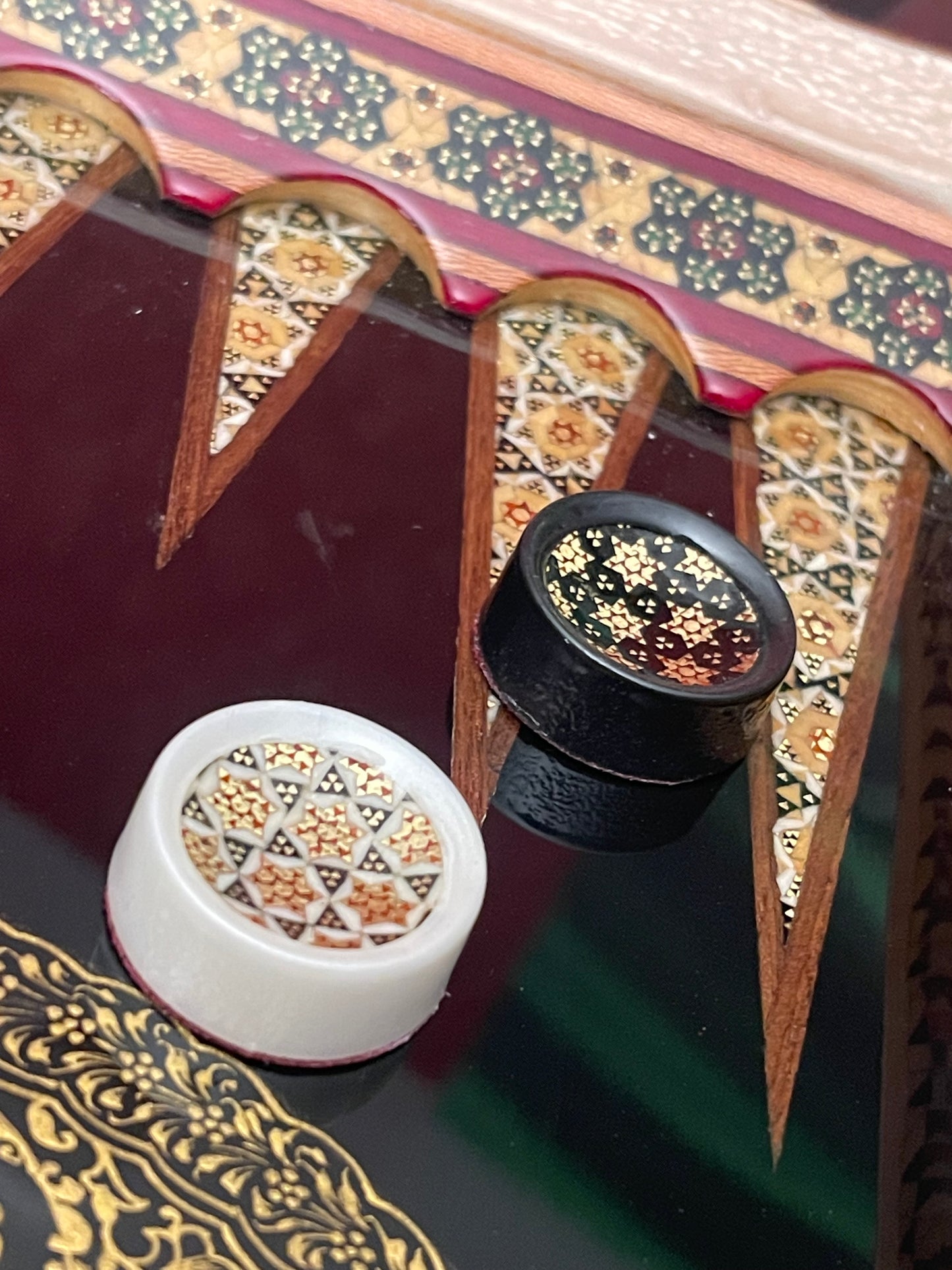 قطعه واحدة طاولي صناعة يدوية بالكامل اسود ملكي مع جنود براص اصلي وجنطة جلد فاخره