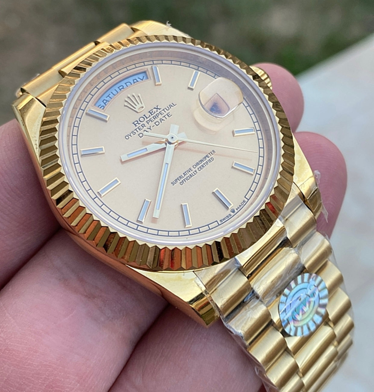 رولكس داي ديت يالو جولد ذهب اصفر- كلين طبق الاصل لاتفرق - الذهب طلاء عيار ١٨  ماكينة مطابقة لرواكس الاصلية - سيريال حقيقي محفور عالساعة