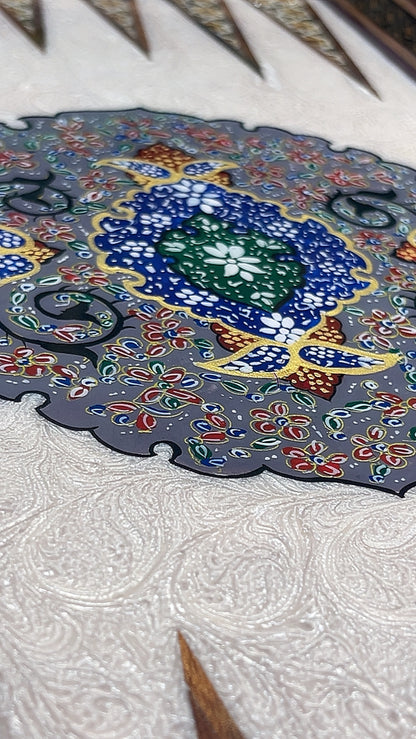 طاولي صناعة يدويه بالكامل قطعه واحده مع جنود براص واحجار الطاولي واحده فقط الرجاء عدم الاحراج