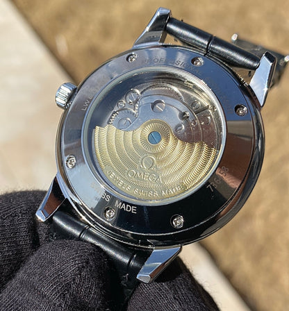 اوميغا توربين بيج ديت التصميم الكلاسيك - جلد اسود و لون المينا كابتشينو اومبريه