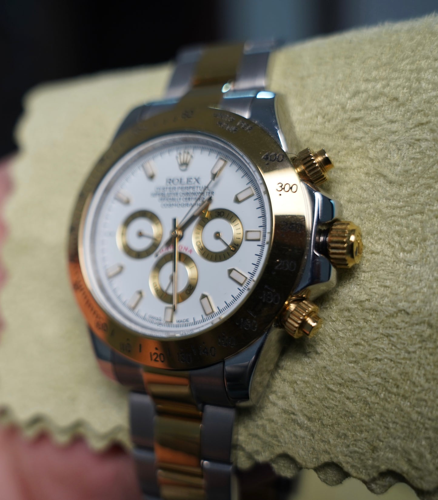 40 mm رولكس دايتونا ابيض و ذهبي سوبر كواليتي