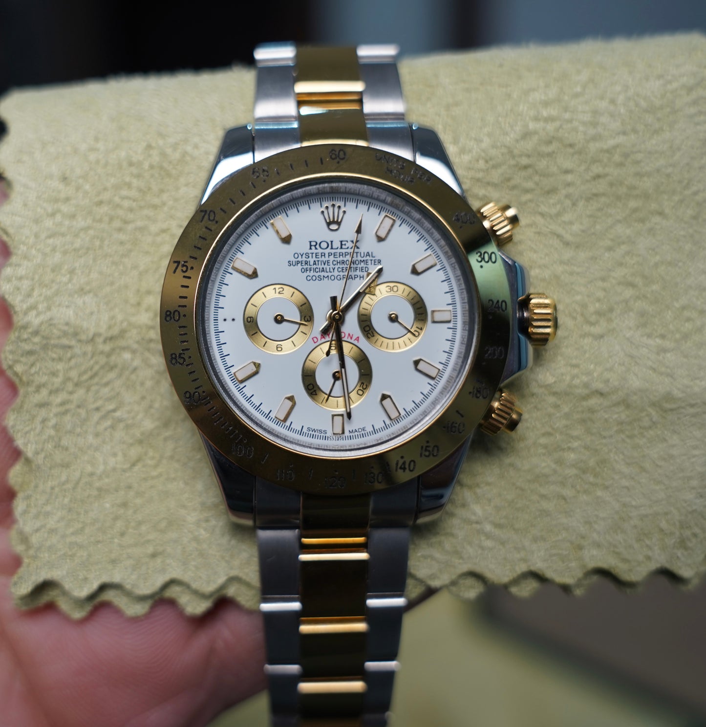 40 mm رولكس دايتونا ابيض و ذهبي سوبر كواليتي