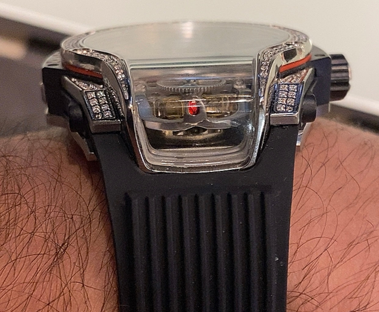 هوبلوت بيج بانج فلوتيمج توربيون - اول حبة في الاردن موديل ٢٠٢٥ (السعر بالدينار الاردني ٦٠٠)