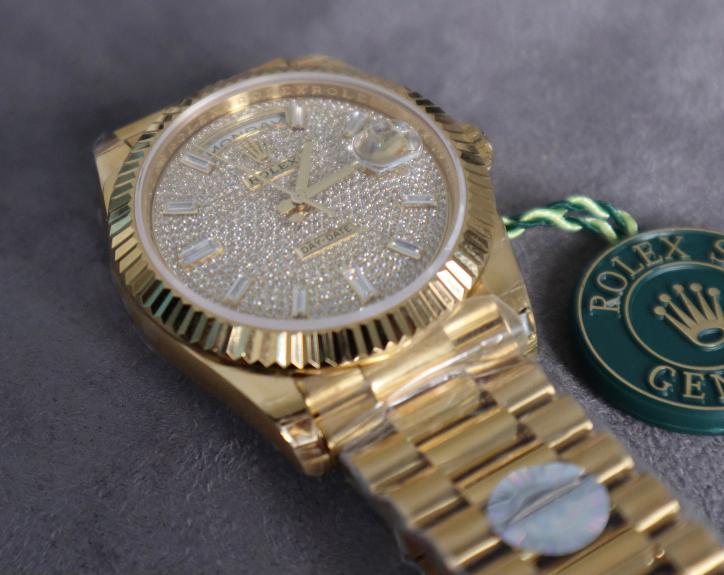 Roled day-Date pave Diamond Dial
