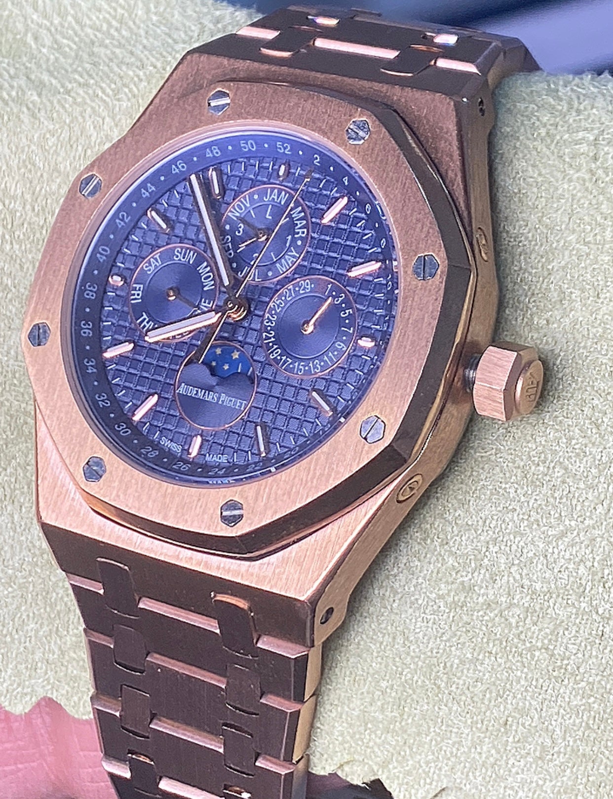 AP Royal Oak Calendar rose gold 41 mm - Clone - قطعة واحدة