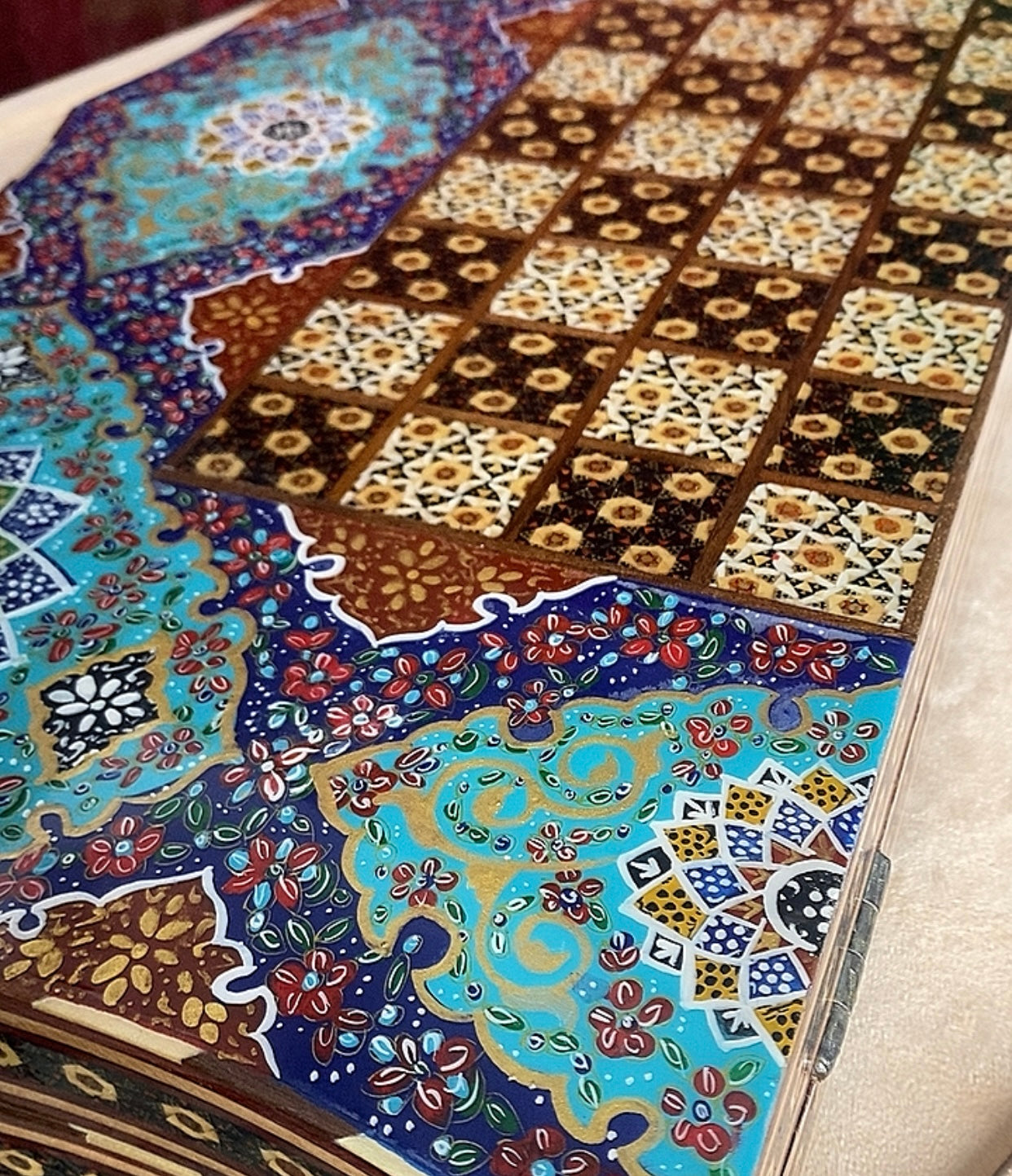 تحفة فنية صناعة يدوية - طاولي و شطرنج رسمة واحدة فقط يعني الحبة الوحيدة في العراق - احجار الطاولي و الشطرنج صناعة يدوي  بادق التفاصيل (t3)