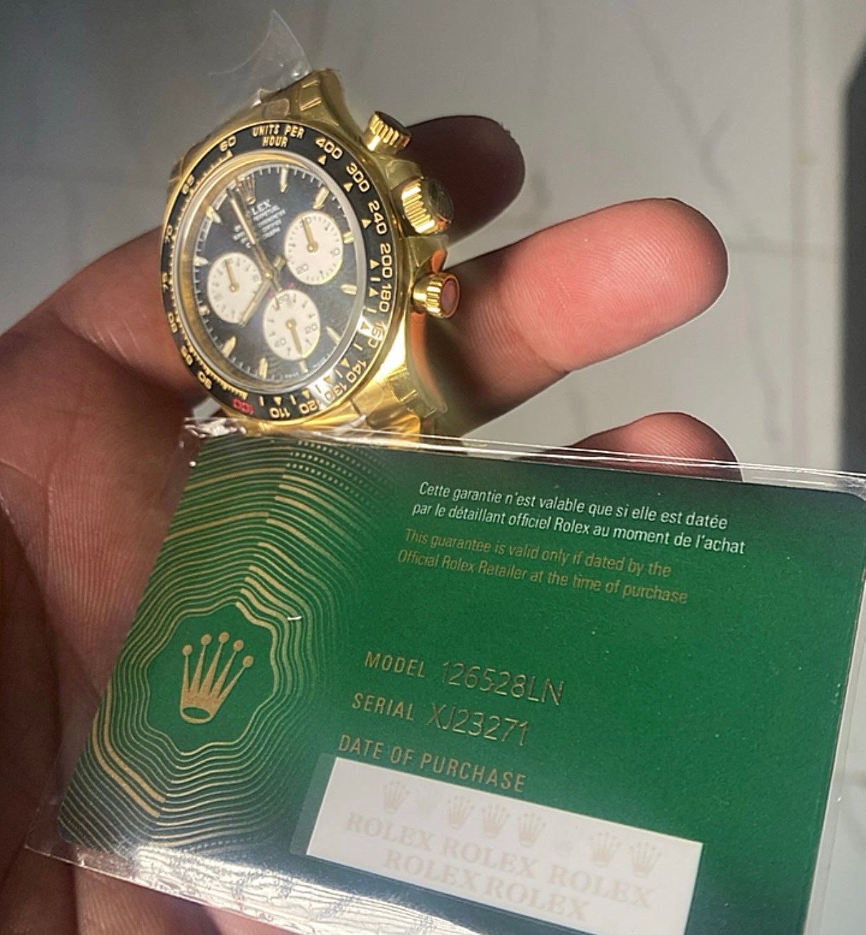 40 mm رولكس دايتونا ذهب أصفر بقرص أسود وسناتر بيضاء