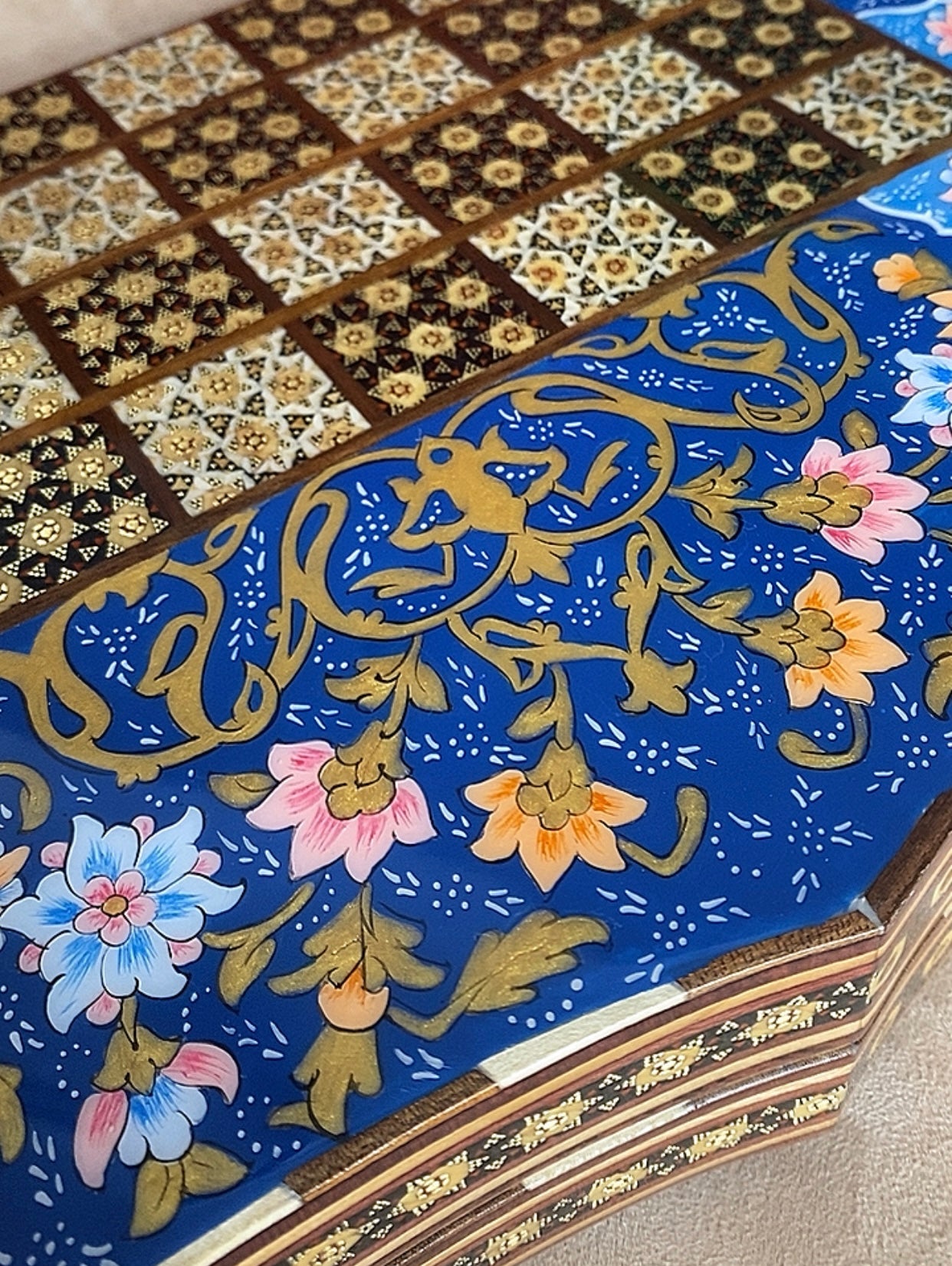 تحفة فنية صناعة يدوية - طاولي و شطرنج رسمة واحدة فقط يعني الحبة الوحيدة في العراق - احجار الطاولي و الشطرنج صناعة يدوي  بادق التفاصيل (t5)