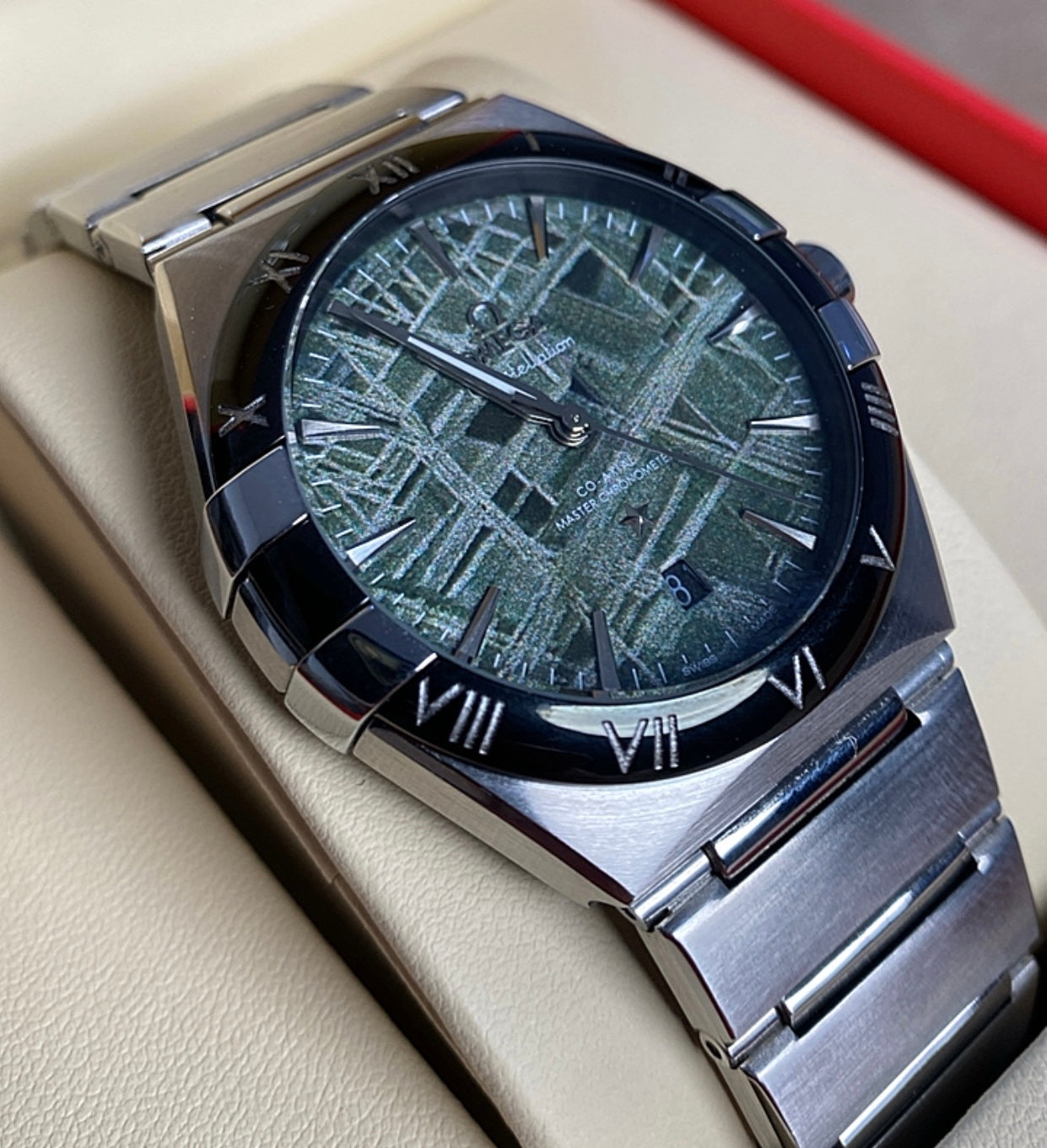 اوميجا كونستليشن كلين مستعملة بحالة الجديد