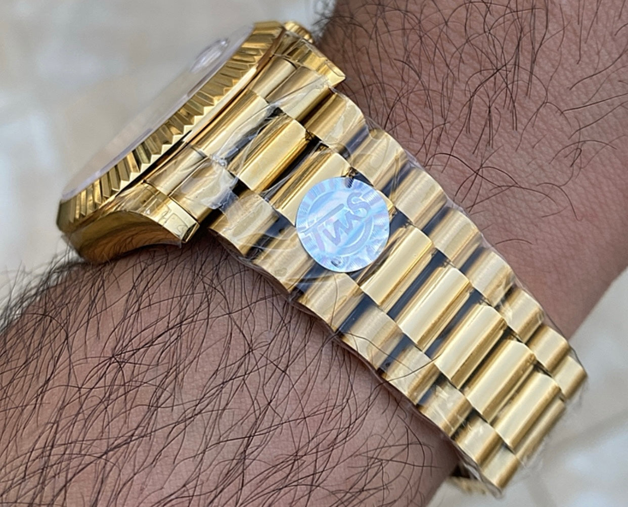 حبة واحدة في العراق- رولكس داي ديت فول ذهب اصفر طلاء ١٨ - الساعة طبق الأصل برقم تسلسلي اصلي و ماكينة سويسري مطابقة للأصل